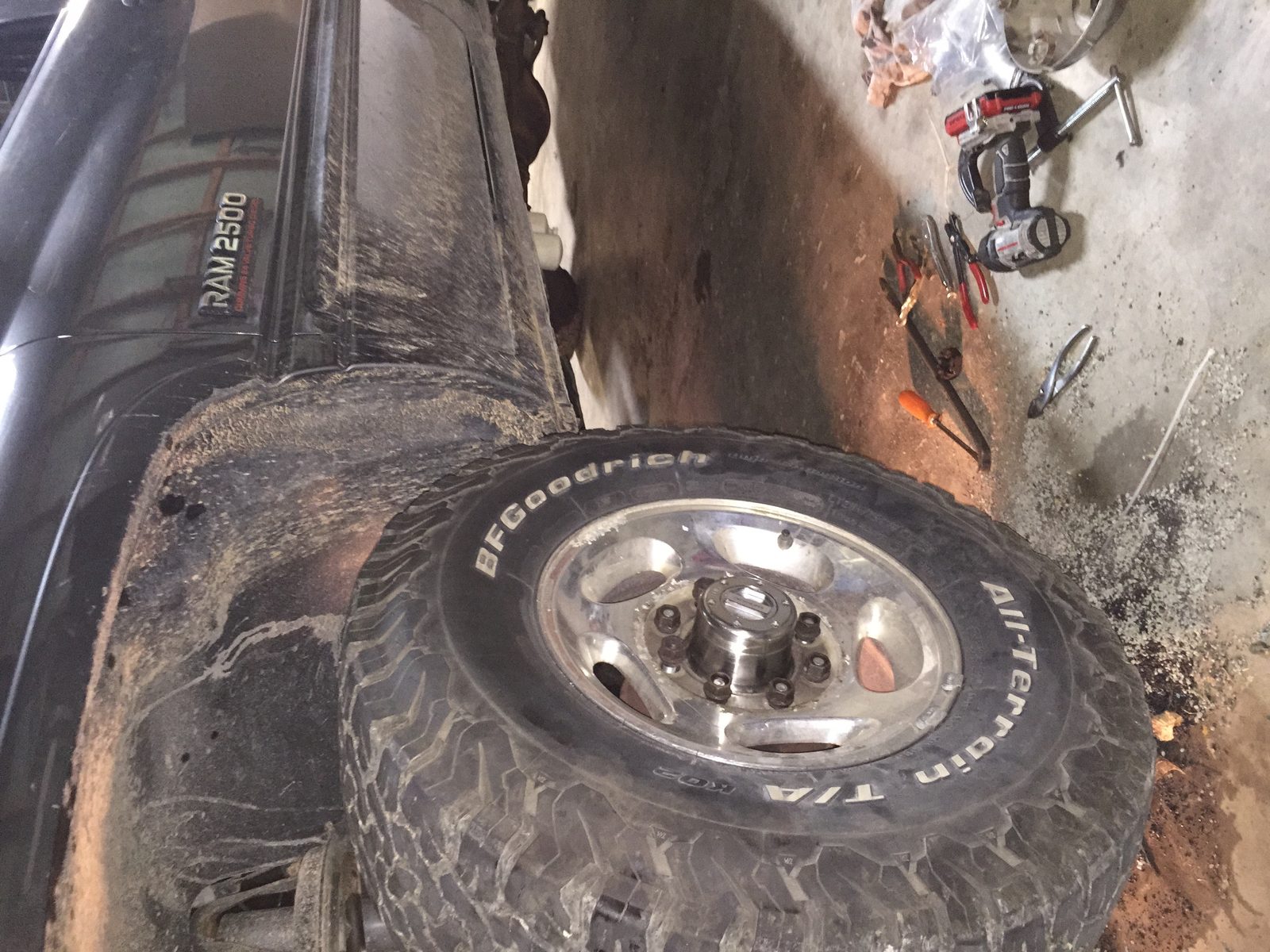 2002 Ram 2500 hub on the knuckle
