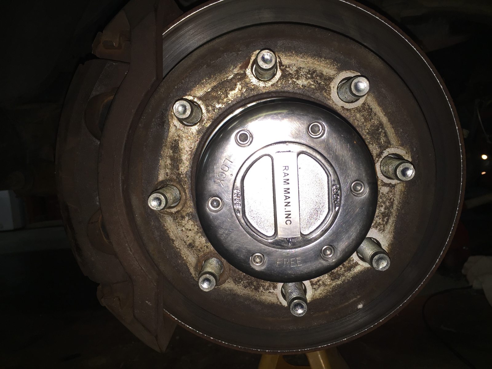 2002 Ram 2500, locker in the wheel